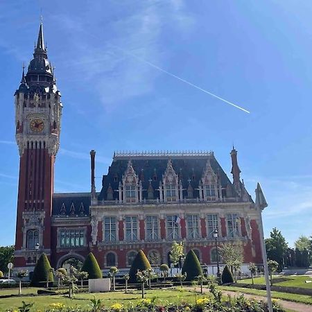 Bienvenue Chez Moi Apartment Calais Bagian luar foto