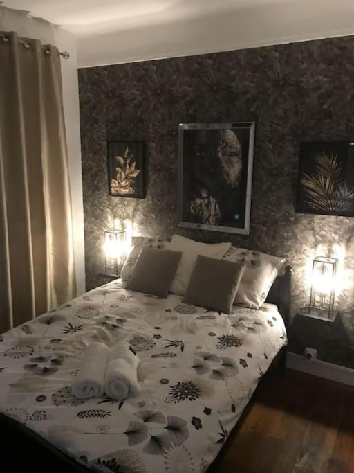 Bienvenue Chez Moi Apartment Calais Bagian luar foto
