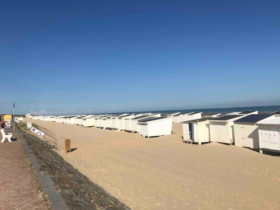 Bienvenue Chez Moi Apartment Calais Bagian luar foto