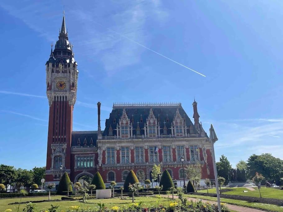 Bienvenue Chez Moi Apartment Calais Bagian luar foto